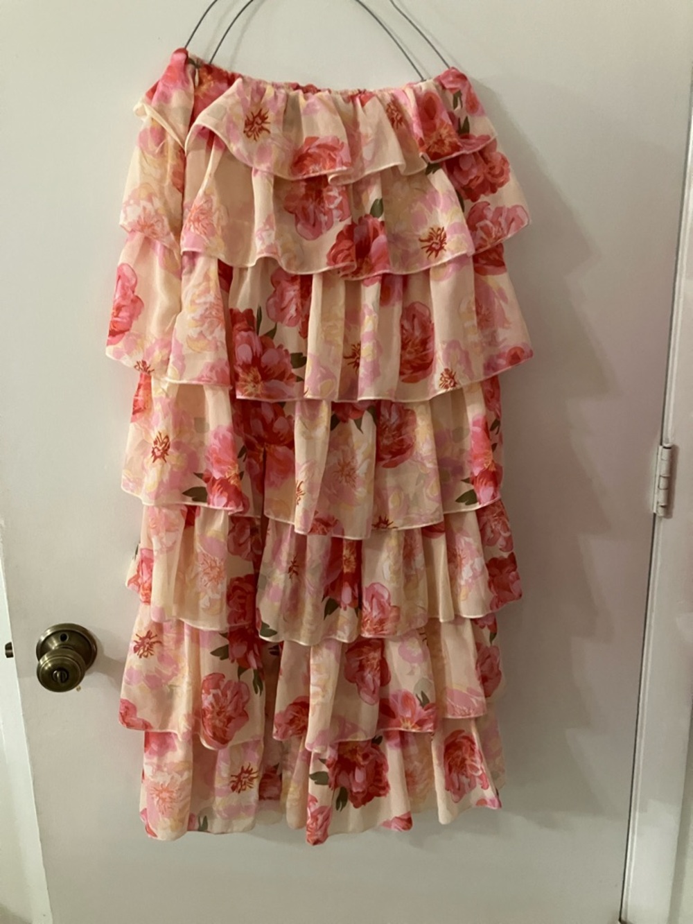 PrettyLittleThing Pink Floral Tiered Maxi Skirt - Picture 2 of 4